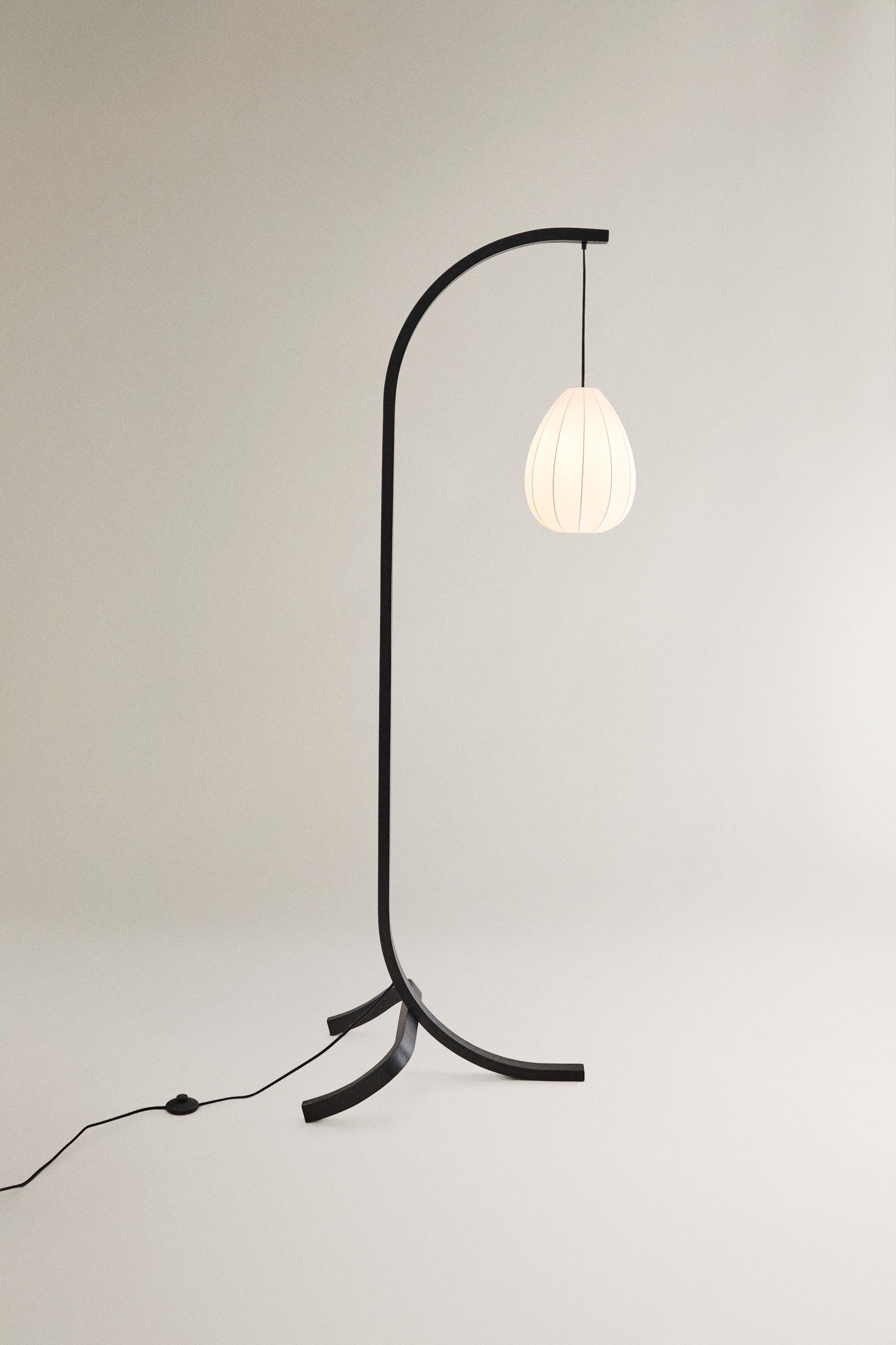 LAMPE DE SOL EN BOIS